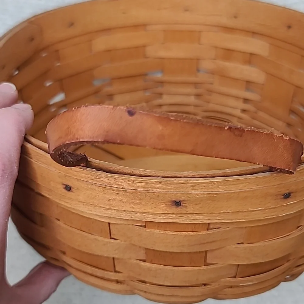 Longaberger Vintage 1997 Classic Darning Basket 15504 with Insert